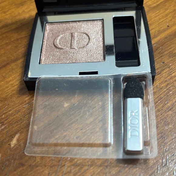 Dior Eyeshadow- #658-Beige Mitzah Metallic - Picture 1 of 4